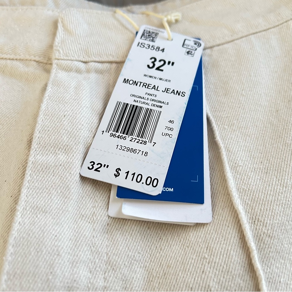 RARE RARE Don’t Wait Adidas wide leg jeans!!!!!!! A must havee!